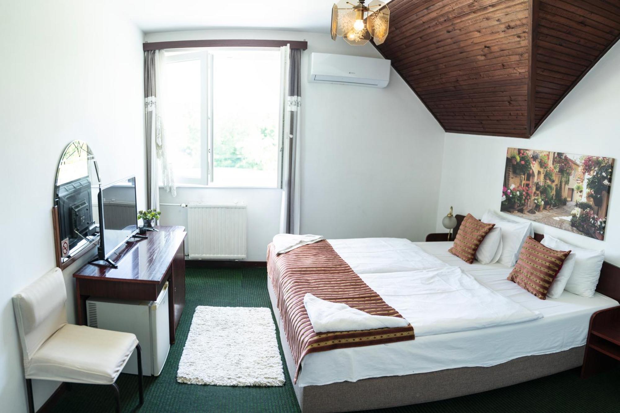 Bagoly Fogado Hotell Gyömrő Eksteriør bilde